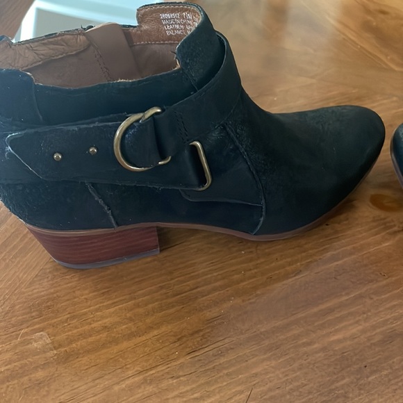 Clarks black leather •SPYE BELLE• boots - Picture 2 of 4